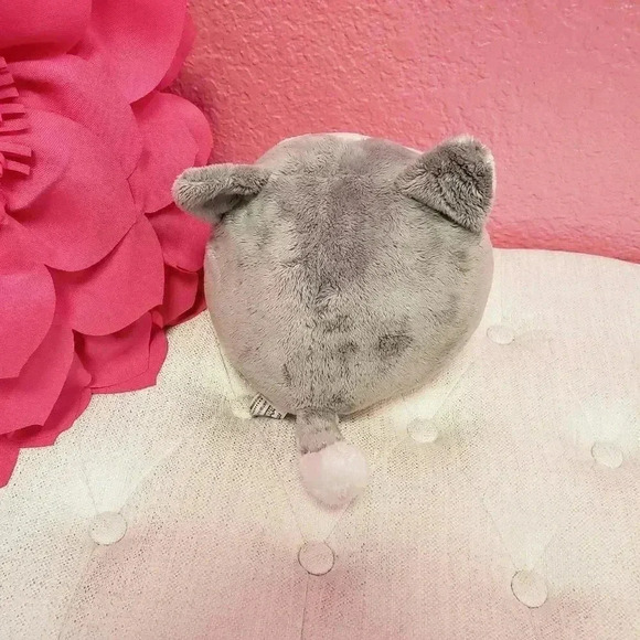 Squishable Heather the Husky - Picture 3 of 9